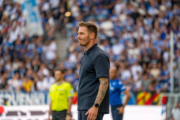 29.08.2026, xdaymx, Fussball 2.Bundesliga, Karlsruher SC - VfL Wolfsburg. Tobias Strobl (VFL Wolfsburg) beim Auswärtsspiel in Karlsruhe schaut skeptisch. (DFL DFB REGULATIONS PROHIBIT ANY USE OF PHOTOGRAPHS as IMAGE SEQUENCES and or QUASI-VIDEO) Karlsruhe *** August 29, 2026, xdaymx, Soccer, 2. Bundesliga, Karlsruher SC vs. VfL Wolfsburg: Tobias Strobl of VfL Wolfsburg looks skeptical during the away game in Karlsruhe. DFL and DFB regulations prohibit any use of photographs as image sequences and or quasi-video. Karlsruhe