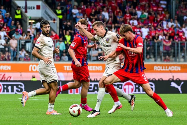 29.08.2026, GER, Fußball, Herren, 2. Bundesliga, 1. FC Heidenheim vs Dynamo Dresden Niklas Hauptmann (Dresden, 27), Jan Schöppner (Heidenheim, 3) Heidenheim Voith-Arena Baden-Württemberg Deutschland *** August 29, 2026, GER, Soccer, Men s, 2. Bundesliga, 1. FC Heidenheim vs. Dynamo Dresden; Niklas Hauptmann (Dresden), 27; Jan Schöppner (Heidenheim); 3; Heidenheim Voith Arena, Baden-Württemberg, Germany Copyright: xNordphotox xHafnerx