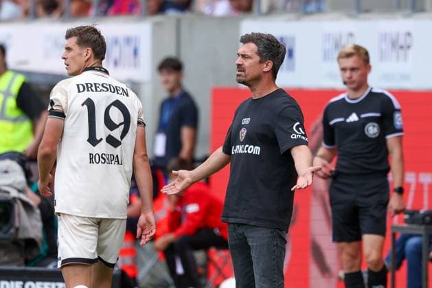 Enttaeuschung, Frust bei Cheftrainer Thomas Stamm (SG Dynamo Dresden), 1. FC Heidenheim 1846 vs. SG Dynamo Dresden, Fussball, Maenner, 2. Bundesliga, Saison 2026 2027, Hinrunde, 3. Spieltag, 29.08.2026 DFB regulations prohibit any use of photographs as image sequences and or quasi-video Heidenheim Baden-Wuerttemberg Deutschland *** Disappointment and frustration for head coach Thomas Stamm of SG Dynamo Dresden; 1 FC Heidenheim 1846 vs. SG Dynamo Dresden; soccer; men s; 2. Bundesliga; 2026–2027 season; First Half of the Season, Matchday 3, August 29, 2026. DFB regulations prohibit any use of photographs as image sequences and or quasi-video. Heidenheim, Baden-Württemberg, Germany Copyright: xkolbert-press MartinxAgüerax