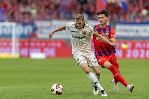 Zweikampf Niklas Hauptmann (SG Dynamo Dresden, 27) Mathias Honsak (1.FC Heidenheim, 17), GER, 1.FC Heidenheim vs. SG Dynamo Dresden, Fussball, 2. Bundesliga, 03. Spieltag, Spielzeit 2026 2027, 29.08.2026, DFL DFB REGULATIONS PROHIBIT ANY USE OF PHOTOGRAPHS AS IMAGE SEQUENCES AND OR QUASI-VIDEO, GER, 1.FC Heidenheim vs. SG Dynamo Dresden, Fussball, 2. Bundesliga, 03. Spieltag, Spielzeit 2026 2027, 29.08.2026 Heidenheim *** Tackle: Niklas Hauptmann (SG Dynamo Dresden), 27; Mathias Honsak (1 FC Heidenheim), 17, GER, 1 FC Heidenheim vs. SG Dynamo Dresden, Soccer, 2. Bundesliga, Matchday 3, 2026–2027 Season, August 29, 2026, DFL and DFB regulations prohibit any use of photographs as image sequences and or quasi-video, GER, 1 FC Heidenheim vs. SG Dynamo Dresden, Soccer, 2. Bundesliga, Matchday 3, 2026–2027 Season, August 29, 2026, Heidenheim Copyright: xEibner-Pressefoto JanixPlessx EP_JPL