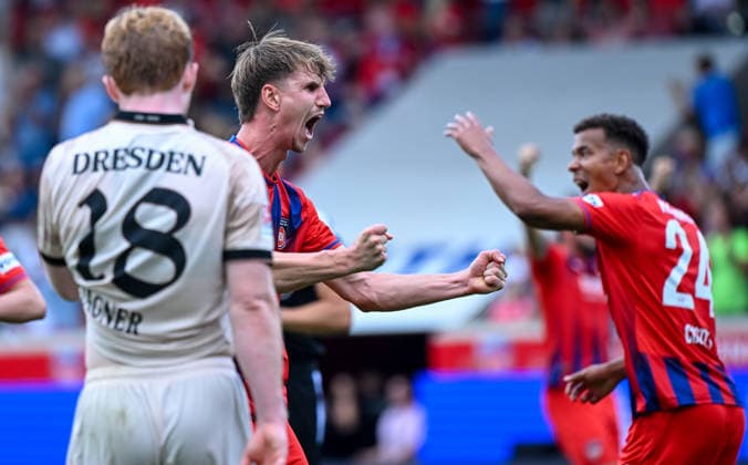 29.08.2026, xemx, Fussball 2.Bundesliga, 1.FC Heidenheim - Dynamo Dresden v.l. Jan Schoeppner (1.FC Heidenheim) Jubel, Torjubel, celebrate the goal, jubelt ueber das Tor zum 1:1 (DFL DFB REGULATIONS PROHIBIT ANY USE OF PHOTOGRAPHS as IMAGE SEQUENCES and or QUASI-VIDEO) Heidenheim *** August 29, 2026, xemx, Soccer 2. Bundesliga, 1. FC Heidenheim vs. Dynamo Dresden, Jan Schoeppner, 1. FC Heidenheim, celebration, Goal celebration, celebrating the goal, cheering the goal that tied the score at 1–1. DFL and DFB regulations prohibit any use of photographs as image sequences and or quasi-video. Heidenheim
