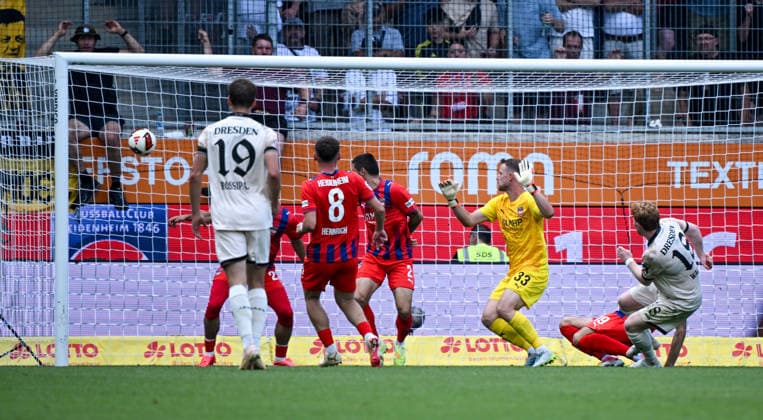 29.08.2026, xemx, Fussball 2.Bundesliga, 1.FC Heidenheim - Dynamo Dresden v.l. Robert Wagner (Dynamo Dresden) Goal scored, erziehlt das Tor zum 1:2 (DFL DFB REGULATIONS PROHIBIT ANY USE OF PHOTOGRAPHS as IMAGE SEQUENCES and or QUASI-VIDEO) Heidenheim *** August 29, 2026, xemx, Soccer 2. Bundesliga, 1 FC Heidenheim vs. Dynamo Dresden – Robert Wagner (Dynamo Dresden) scores the goal, making the score 1–2. DFL and DFB regulations prohibit any use of photographs as image sequences and or quasi-video. Heidenheim