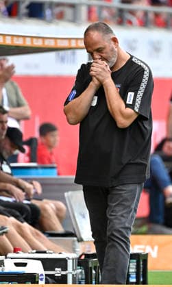 Trainer Coach Frank Schmidt 1. FC Heidenheim 1846 FCH am Spielfeldrand Enttaeuschung enttaeuscht nach vergebener Torchance Gestik Geste 1. FC Heidenheim 1846 FCH vs SG Dynamo Dresden SGD 29.08.2026 DFL REGULATIONS PROHIBIT ANY USE OF PHOTOGRAPHS AS IMAGE SEQUENCES AND OR QUASI-VIDEO 1. FC Heidenheim 1846 FCH vs SG Dynamo Dresden SGD *** Coach Frank Schmidt of 1 FC Heidenheim 1846 (FCH) on the sidelines, looking disappointed after a missed scoring opportunity; gesture. 1 FC Heidenheim 1846 (FCH) vs. SG Dynamo Dresden (SGD), August 29, 2026, GermanyFL regulations prohibit any use of photographs as image sequences and or quasi-video. 1 FC Heidenheim 1846 FCH vs. SG Dynamo Dresden SGD