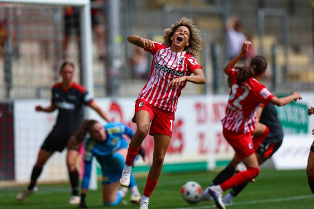 29. August 2026, Fussball, Google Pixel Frauen-Bundesliga, SC Freiburg - 1. FC Union Berlin Amira Arfaoui (17, SC Freiburg) nach einer ausgezeichneten Torchance zum 2:0 für den Sportclub Photo: Urs Ottiger *** August 29, 2026, Soccer, Google Pixel Women s Bundesliga, SC Freiburg 1, FC Union Berlin 1; Amira Arfaoui, 17, SC Freiburg, after an excellent scoring opportunity that would have made it 2–0 for the club. Photo by Urs Ottiger