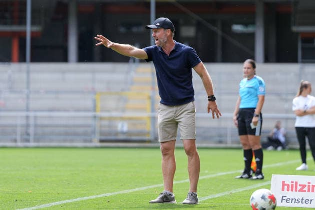 Marco Konrad (SC Freiburg, Trainer) , Deutschland, Fussball, GooglePixel Frauen-Bundesliga, 2.Spieltag, 2026 2027, SC Freiburg vs. 1. FC Union Berlin, 29.08.2026, Dreisamstadion, Freiburg Freiburg Dreisamstadion Baden-Wuerttemberg Deutschland *** Marco Konrad, SC Freiburg, Coach, Germany, Soccer, Google Pixel Women s Bundesliga, Matchday 2, 2026–2027, SC Freiburg vs. 1. FC Union Berlin, August 29, 2026, Dreisamstadion, Freiburg, Dreisamstadion, Baden-Württemberg, Germany Copyright: xArnexAmbergx