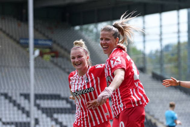 Carina Brunold (SC Freiburg, 14) und Jana Vojtekova Jana Vojtekova (SC Freiburg, 20) feiern den Sieg , Deutschland, Fussball, GooglePixel Frauen-Bundesliga, 2.Spieltag, 2026 2027, SC Freiburg vs. 1. FC Union Berlin, 29.08.2026, Dreisamstadion, Freiburg Freiburg Dreisamstadion Baden-Wuerttemberg Deutschland *** Carina Brunold (SC Freiburg), 14, and Jana Vojtekova (SC Freiburg), 20, celebrate the victory; Germany, soccer, Google Pixel Women s Bundesliga, Matchday 2, 2026–2027, SC Freiburg vs. 1. FC Union Berlin, August 29, 2026, Dreisamstadion, Freiburg, Dreisamstadion, Freiburg, Baden-Württemberg, Germany Copyright: xArnexAmbergx