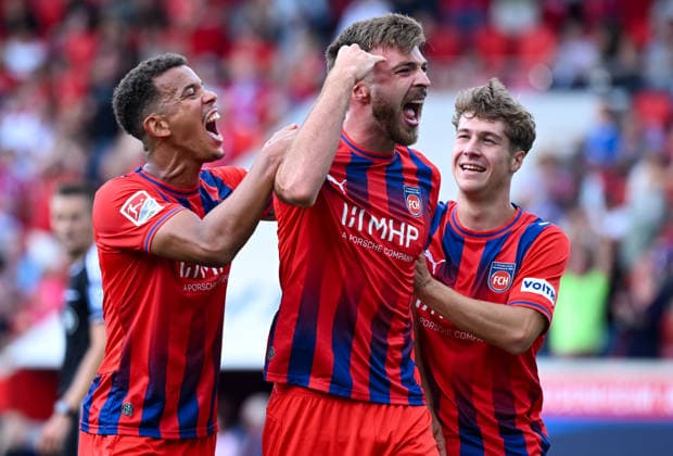 29.08.2026, xemx, Fussball 2.Bundesliga, 1.FC Heidenheim - Dynamo Dresden v.l. Julian Niehues (1.FC Heidenheim) Jubel, Torjubel, celebrate the goal, jubelt ueber das Tor zum 4:2 (DFL DFB REGULATIONS PROHIBIT ANY USE OF PHOTOGRAPHS as IMAGE SEQUENCES and or QUASI-VIDEO) Heidenheim *** August 29, 2026, xemx, Soccer 2. Bundesliga, 1. FC Heidenheim vs. Dynamo Dresden, by Julian Niehues, 1. FC Heidenheim celebration, Goal celebration, celebrating the goal, cheering over the goal that made it 4–2. DFL and DFB regulations prohibit any use of photographs as image sequences and or quasi-video. Heidenheim