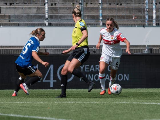 Greta Stegemann (VfB Stuttgart Frauen, 05) am Ball GER, Fussball, VfB Stuttgart vs. Hamburger Sportverein, Frauen, 1. Bundesliga, Google Pixel Frauen-Bundesliga, 2. Spieltag, Saison 2026 2027, 29.08.2026 GER, Fussball, VfB Stuttgart vs. Hamburger Sportverein, Frauen, 1. Bundesliga, Google Pixel Frauen-Bundesliga, 2. Spieltag, Saison 2026 2027, 29.08.2026 Stuttgart *** Greta Stegemann, VfB Stuttgart Women, 05 on the Ball GER, Soccer, VfB Stuttgart vs. Hamburger Sportverein, Women, 1st Bundesliga, Google Pixel Women s Bundesliga, Matchday 2, 2026–2027 Season, August 29, 2026 GER, Soccer, VfB Stuttgart vs. Hamburger Sportverein, Women’s, 1st Bundesliga, Google Pixel Women’s Bundesliga, Matchday 2, 2026–2027 Season, August 29, 2026 Stuttgart Copyright: xCarstenxSchweringx EP_CSG