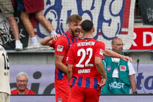 Jubel bei Julian Niehues 16 (1FC Heidenheim 1846) und Oualid Mhamdi 22 (1FC Heidenheim 1846) ueber das Tor zum 4:2, 1. FC Heidenheim 1846 vs. SG Dynamo Dresden, Fussball, Maenner, 2. Bundesliga, Saison 2026 2027, Hinrunde, 3. Spieltag, 29.08.2026 DFB regulations prohibit any use of photographs as image sequences and or quasi-video Heidenheim Baden-Wuerttemberg Deutschland *** Julian Niehues (16, 1. FC Heidenheim 1846) and Oualid Mhamdi (22, 1. FC Heidenheim 1846) celebrate the goal that made it 4–2, 1 FC Heidenheim 1846 vs. SG Dynamo Dresden, Soccer, Men, 2. Bundesliga, 2026–2027 Season, First Half of the Season, Matchday 3, August 29, 2026. DFB regulations prohibit any use of photographs as image sequences and or quasi-video. Heidenheim, Baden-Württemberg, Germany Copyright: xkolbert-press MartinxAgüerax