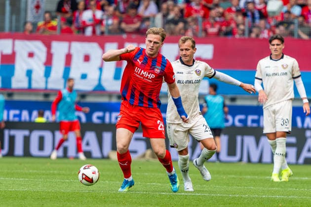 2. Fußball Bundesliga: 1. FC Heidenheim 1846 e.V. vs. Dynamo Dresden; 29.08.2026 Heidenheim, GERMANY - 29. August 2027: Mikkel Kaufmann (1. FC Heidenheim 1846, 29) und Lukas Boeder (Dynamo Dresden, 29) im Zweikampf während dem Spiel zwischen dem 1. FC Heidenheim 1846 e.V. und Dynamo Dresden am 3. Spieltag der 2. Bundesliga in der Voith-Arena. *** 2. Bundesliga: 1. FC Heidenheim 1846 e.V. vs. Dynamo Dresden, August 29, 2026, Heidenheim, GERMANY; August 29, 2027, Mikkel Kaufmann (1. FC Heidenheim 1846), 29, and Lukas Boeder of Dynamo Dresden, 29, in a tackle during the match between 1 FC Heidenheim 1846 e.V. and Dynamo Dresden on Matchday 3 of the 2. Bundesliga at the Voith Arena Copyright: xBEAUTIFULxSPORTS Steinx