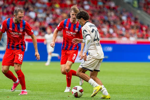 2. Fußball Bundesliga: 1. FC Heidenheim 1846 e.V. vs. Dynamo Dresden; 29.08.2026 Heidenheim, GERMANY - 29. August 2027: Zweikampf zwischen Ben Bobzien (Dynamo Dresden, 20) und Jan Schöppner (1. FC Heidenheim 1846, 3) während dem Spiel zwischen dem 1. FC Heidenheim 1846 e.V. und Dynamo Dresden am 3. Spieltag der 2. Bundesliga in der Voith-Arena. *** German Bundesliga 2: 1 FC Heidenheim 1846 e.V. vs. Dynamo Dresden, August 29, 2026, Heidenheim, GERMANY August 29, 2027 A tackle between Ben Bobzien of Dynamo Dresden, 20, and Jan Schöppner of 1 FC Heidenheim 1846, 3 during the match between 1 FC Heidenheim 1846 e.V. and Dynamo Dresden on Matchday 3 of the 2. Bundesliga at the Voith Arena Copyright: xBEAUTIFULxSPORTS Steinx