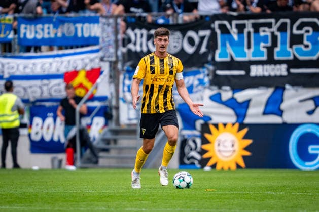 Danilo Wiebe (Alemannia Aachen, 28) sucht eine Anspielstation Alemannia Aachen vs. SV Meppen, Fussball, 3. Liga, 3. Spieltag, Saison 2026 2027, 29.08.2026 DFB REGULATIONS PROHIBIT ANY USE OF PHOTOGRAPHS AS IMAGE SEQUENCES AND OR QUASI-VIDEO Alemannia Aachen vs. SV Meppen, Fussball, 3. Liga, 3. Spieltag, Saison 2026 2027, 29.08.2026 Aachen Copyright: xEibner-Pressefoto J.xDerondeaux EP_JDU