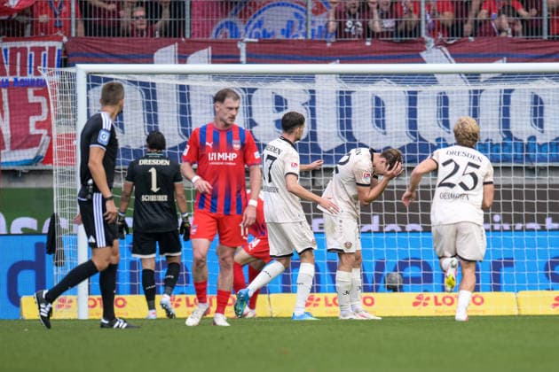 Fußball, 2. Bundesliga, 20260829, 1. FC Heidenheim - SG Dynamo Dresden. Im Bild Tor 2:2 Eigentor, Friedrich MÜLLER (Dresden, 42). Heidenheim Voith-Arena Baden-Württemberg Deutschland *** Soccer, 2nd Bundesliga, 20260829, 1 FC Heidenheim vs. SG Dynamo Dresden. Pictured: Goal 2 (2nd own goal), Friedrich MÜLLER (Dresden), 42 (Heidenheim), Voith Arena, Baden-Württemberg, Germany Copyright: Passion2Press MarkusxFischerx