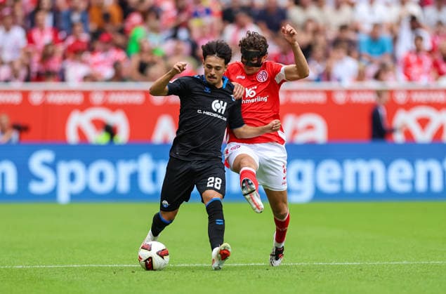 29.08.2026, Fussball Bundesliga, 1. FSV Mainz 05 - SC Paderborn, v.l., Laurin Ulrich (SC Paderborn), Fabio Gruber (FSV Mainz 05) DFL DFB REGULATIONS PROHIBIT ANY USE OF PHOTOGRAPHS AS IMAGE SEQUENCES AND OR QUASI-VIDEO. xdcx *** August 29, 2026, Bundesliga Soccer, 1 FSV Mainz 05 vs. SC Paderborn, from left: Laurin Ulrich (SC Paderborn), Fabio Gruber FSV Mainz 05 DFL DFB REGULATIONS PROHIBIT ANY USE OF PHOTOGRAPHS AS IMAGE SEQUENCES AND OR QUASI-VIDEO xdcx Copyright: HMBxMedia Claus