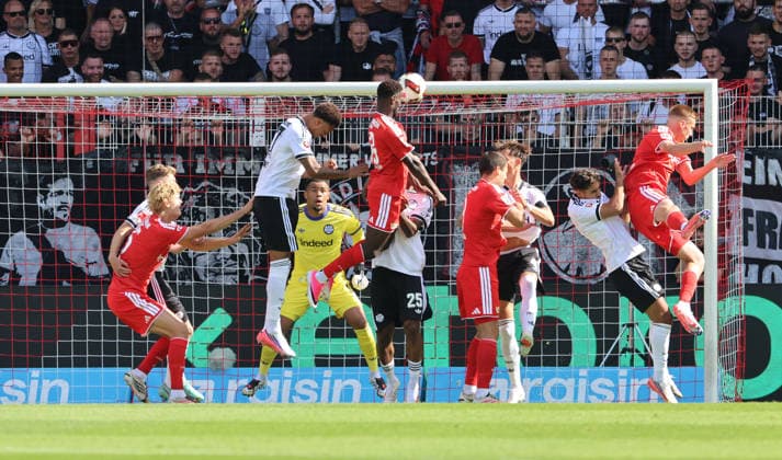 Emmanuel Latte Lath erzielt das Tor zum 1:0 Zweikampf Spielszene Aktion Fußball Fussball Bundesliga Herren DFL 1. Spieltag Saison 2026 2027 29.08.2026 1.FC Union Berlin FCU vs SG Eintracht Frankfurt SGE DFL regulations prohibit any use of photographs as image sequences and or quasi-video. *** Emmanuel Latte Lath scores the goal to make it 1-0. Match highlight. Action. Sports. Soccer. Bundesliga. Men s. DFL. Matchday 1. 2026-2027 season. August 29, 2026. 1. FC Union Berlin (FCU) vs. SG Eintracht Frankfurt (SGE). DFL regulations prohibit any use of photographs as image sequences and or quasi-video