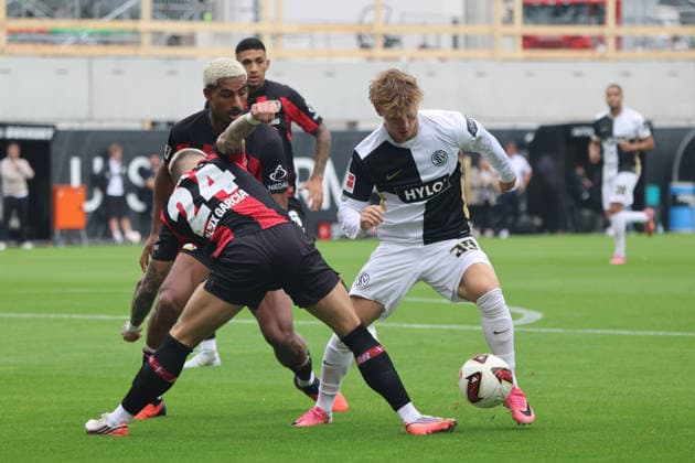29.08.2026, Fussball, Herren, 1. Bundesliga, Saison 2026 2027, SV 07 Elversberg - Bayer 04 Leverkusen, Cole Campbell (SV 07 Elversberg), Aleix Garcia (Bayer 04 Leverkusen) Elversberg Ursapharm-Arena an der Kaiserlinde Saarland Deutschland (DEU) *** August 29, 2026, Soccer, Men s, Bundesliga 1, 2026–2027 Season, SV 07 Elversberg vs. Bayer 04 Leverkusen, Cole Campbell (SV 07 Elversberg), Aleix Garcia (Bayer 04 Leverkusen), Ursapharm Arena an der Kaiserlinde, Saarland, Germany (DEU) Copyright: xSebastianxBachx