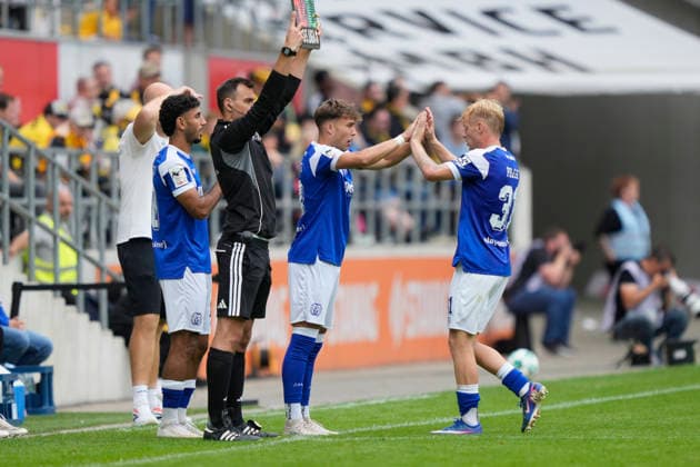 29.08.2026, Tivoli, Aachen, GER, 3. Liga, 3. Spieltag: Alemannia Aachen vs SV Meppen, für Luca Prasse (SV Meppen 31) kommt Niclas Wessels (SV Meppen 23) ins Spiel DFL REGULATIONS PROHIBIT ANY USE OF PHOTOGRAPHS AS IMAGE SEQUENCES AND OR QUASI-VIDEO. Aachen NRW Tivoli