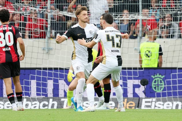 29.08.2026, xrekx, Fussball 1.Bundesliga, SV Elversberg - Bayer 04 Leverkusen v.l. Torjubel nach dem Tor zum celebrating the goal celebrate 1:0 durch Lukas Petkov (SV 07 Elversberg) (DFL DFB REGULATIONS PROHIBIT ANY USE OF PHOTOGRAPHS as IMAGE SEQUENCES and or QUASI-VIDEO) Elversberg *** August 29, 2026, xrekx, Soccer, Bundesliga 1, SV Elversberg vs. Bayer 04 Leverkusen: Goal celebration after Lukas Petkov scored the 1–0 goal for SV 07 Elversberg. DFL and DFB regulations prohibit any use of photographs as image sequences and or quasi-video. Elversberg