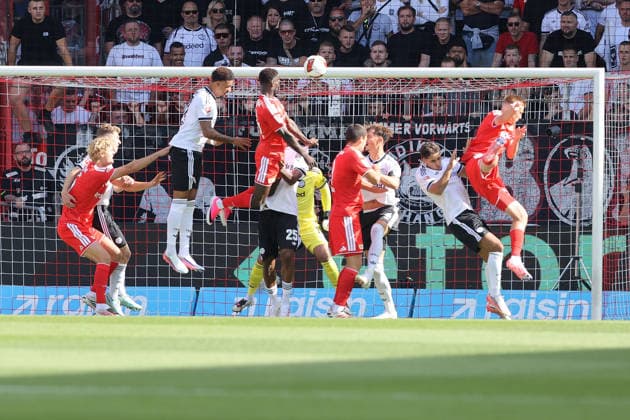 29.08.2026, xtgx, Fussball 1.Bundesliga, Union Berlin - Eintracht Frankfurt v.l. Emanuel Latte Lath (1. FC Union Berlin) Torschuetze, erzielt das Tor, Treffer, scores the goal 1:0 Noah Atubolu (Eintracht Frankfurt) Jeremiaha Maluze (Eintracht Frankfurt) Raphael Onyedika (Eintracht Frankfurt) Berlin *** August 29, 2026, xtgx, Soccer, Bundesliga 1, Union Berlin vs. Eintracht Frankfurt, Emanuel Latte Lath, 1 FC Union Berlin, goal scorer, scores the goal, goal, scores the goal 1–0 Noah Atubolu, Eintracht Frankfurt; Jeremiaha Maluze, Eintracht Frankfurt; Raphael Onyedika, Eintracht Frankfurt; Berlin