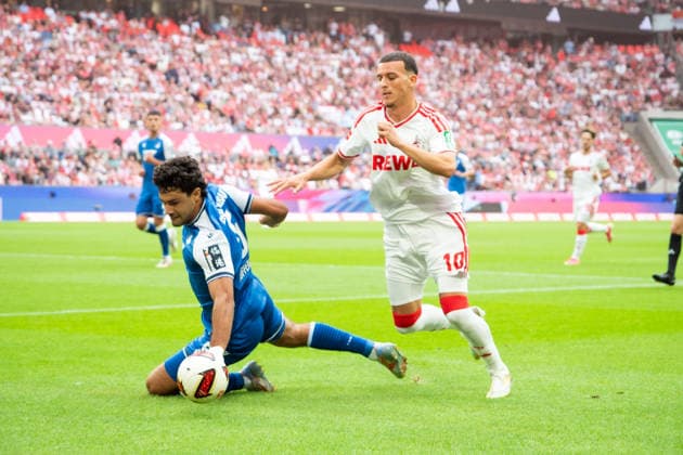 Deutschland: 1. Bundesliga 2026 2027, 1. Spieltag, 1.FC Köln vs TSG Hoffenheim, Samstag, 29.08.2026 RheinEnergier-Stadion (Köln-Nordrhein-Westfalen): Said El Mala (1.FC Köln, 10) Zweikampf, Spielszene, Duell, duel, tackle, tackling, Dynamik, Action, Aktion gegen Ozan Kabak (TSG Hoffenheim, 5) Köln RheinEnergie-Stadion Deutschland *** Germany 1 Bundesliga 2026–2027, Matchday 1, 1. FC Köln vs. TSG Hoffenheim, Saturday, August 29, 2026, RheinEnergie Stadium, Cologne, North Rhine-Westphalia, Said El Mala, 1. FC Köln, 10: Tackle, game scene, duel, tackle, tackling, dynamic, action, against Ozan Kabak of TSG Hoffenheim, 5: Cologne, RheinEnergie Stadium, Germany Copyright: xOrhanxHabashx