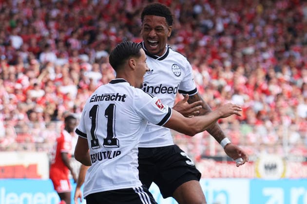 29.08.2026, xtgx, Fussball 1.Bundesliga, Union Berlin - Eintracht Frankfurt v.l. Torjubel nach dem Tor zum celebrating the goal celebrate 1:1 durch Younes Ebnoutalib (Eintracht Frankfurt) Berlin *** August 29, 2026, xtgx, Soccer, Bundesliga 1, Union Berlin vs. Eintracht Frankfurt – Goal celebration after Younes Ebnoutalib scored the 1-1 goal for Eintracht Frankfurt in Berlin