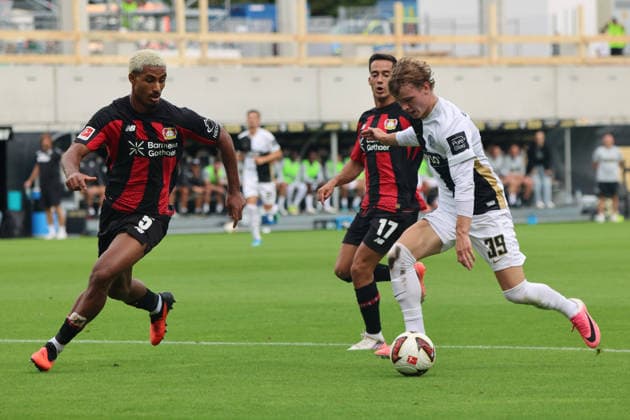 29.08.2026, Fussball, Herren, 1. Bundesliga, Saison 2026 2027, SV 07 Elversberg - Bayer 04 Leverkusen, Cole Campbell (SV 07 Elversberg), Lucas Vazquez (Bayer 04 Leverkusen), Loic Bade (Bayer 04 Leverkusen) Elversberg Ursapharm-Arena an der Kaiserlinde Saarland Deutschland (DEU) *** August 29, 2026, Soccer, Men s, Bundesliga 1, 2026–2027 Season, SV 07 Elversberg vs. Bayer 04 Leverkusen, Cole Campbell (SV 07 Elversberg), Lucas Vázquez (Bayer 04 Leverkusen), Loïc Bade (Bayer 04 Leverkusen), Elversberg Ursapharm Arena an der Kaiserlinde, Saarland, Germany, DEU Copyright: xSebastianxBachx