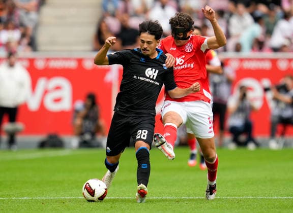 Laurin Ulrich (SC Paderborn 07, 28) im Zweikampf mit Dominik Kohr (1. FSV Mainz 05, 31) GER, 1. FSV Mainz 05 vs SC Paderborn 07, 1. Bundesliga, 1. Spieltag, Saison 2026-27, MEWA-Arena, Mainz, 29.08.2026 DFL REGULATIONS PROHIBIT ANY USE OF PHOTOGRAPHS AS IMAGE SEQUENCES AND OR QUASI-VIDEO GER, 1. FSV Mainz 05 vs SC Paderborn 07, 1. Bundesliga, 1. Spieltag, Saison 2026-27, 29.08.2026 Mainz *** Laurin Ulrich (SC Paderborn 07, 28) in a tackle with Dominik Kohr (1, FSV Mainz 05, 31, GER), 1 FSV Mainz 05 vs. SC Paderborn 07, 1 Bundesliga, Matchday 1, 2026–27 season, MEWA Arena, Mainz, August 29, 2026 DFL REGULATIONS PROHIBIT ANY USE OF PHOTOGRAPHS AS IMAGE SEQUENCES AND OR QUASI-VIDEO GER, 1 FSV Mainz 05 vs. SC Paderborn 07, 1 Bundesliga, Matchday 1, 2026–27 Season, August 29, 2026, Mainz Copyright: xEibner-Pressefoto ScottxColemanx EP_SCN
