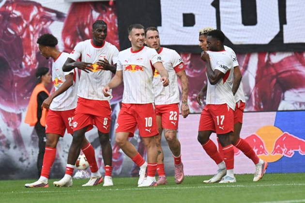 Fußball I Herren I Saison 2026-2027 I Bundesliga I 1. Spieltag I RB Leipzig - Borussia Mönchengladbach I 29.08.2026 Torjubel Ridle Baku (17, RB Leipzig) mit den Mitspielern Leipzig Red Bull Arena Sachsen Deutschland *** Soccer I Men s I 2026–2027 Season I Bundesliga I Matchday 1 I RB Leipzig vs. Borussia Mönchengladbach I August 29, 2026 Goal celebration by Ridle Baku, 17, RB Leipzig with teammates at the Red Bull Arena in Leipzig, Saxony, Germany Copyright: xLobeca InesxHähnelx