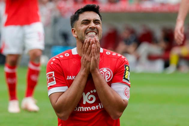 Im Bild: Enttaeuschung nach einer vergebenen Torchance bei Nadiem Amiri (FSV Mainz 05, 10) 29.08.2026, FSV Mainz 05 - SC Paderborn 07, 1. Bundesliga, 1. Spieltag, Deutschland, Mainz, MEWA Arena, DFL REGULATIONS PROHIBIT ANY USE OF PHOTOGRAPHS AS IMAGE SEQUENCES AND OR QUASI-VIDEO. *** Pictured: Disappointment after a missed scoring opportunity by Nadiem Amiri of FSV Mainz 05, August 29, 2026, FSV Mainz 05 vs. SC Paderborn 07, Bundesliga 1, Matchday 1, Germany, Mainz, MEWA Arena, DFL REGULATIONS PROHIBIT ANY USE OF PHOTOGRAPHS AS IMAGE SEQUENCES AND OR QUASI-VIDEO Copyright: HMBxMedia xJulienxBecker