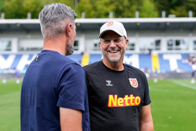v.li.: Stefan Kleineheismann (Trainer, Cheftrainer, TSG II), Sascha Hildmann (Trainer, Cheftrainer, Regensburg), bei der Begrüßung vor dem Spiel, beide Trainer begrüßen sich, Aktion, Action, Freude, freuen, freut sich, freundlich, fröhlich, glücklich, strahlend, optimistisch, 29.08.2026, Sinsheim (Deutschland), Fussball, 3. Liga, TSG 1899 Hoffenheim II - SSV Jahn Regensburg, DFB DFL REGULATIONS PROHIBIT ANY USE OF PHOTOGRAPHS AS IMAGE SEQUENCES AND OR QUASI-VIDEO.