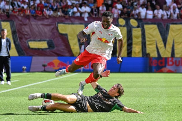 Fußball I Herren I Saison 2026-2027 I Bundesliga I 1. Spieltag I RB Leipzig - Borussia Mönchengladbach I 29.08.2026 Zweikampf Ridle Baku (17, RB Leipzig), Philipp Sander (16, Borussia Mönchengladbach) Leipzig Red Bull Arena Sachsen Deutschland *** Soccer I Men s I 2026–2027 Season I Bundesliga I Matchday 1 I RB Leipzig vs. Borussia Mönchengladbach I August 29, 2026, Tackle by Ridle Baku, 17, RB Leipzig, Philipp Sander 16, Borussia Mönchengladbach, Leipzig, Red Bull Arena, Saxony, Germany Copyright: xLobeca InesxHähnelx