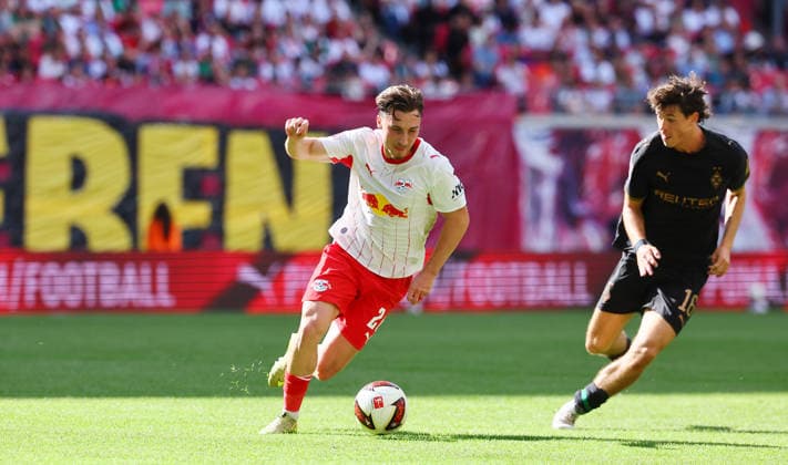 RB Leipzig - Moenchengladbach Bundesliga Leipzig, 29.08.2026, Red Bull Arena, Fussball, Bundesliga, Spieltag 1 , RB Leipzig vs. VFL Borussia Moenchengladbach , Im Bild v.l.: Rocco Reitz (20, RB Leipzig) und Philipp Sander ( 16, Gladbach) , *** RB Leipzig vs. Mönchengladbach, Bundesliga, Leipzig, August 29, 2026, Red Bull Arena, Soccer, Bundesliga, Matchday 1, RB Leipzig vs. VFL Borussia Mönchengladbach, Pictured from left: Rocco Reitz (20), RB Leipzig, and Philipp Sander (16), Gladbach,