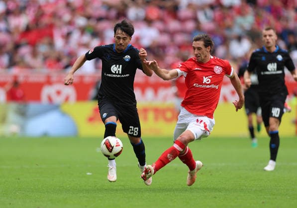 29.08.2026, Fussball Bundesliga, 1. FSV Mainz 05 - SC Paderborn, v.l., Laurin Ulrich (SC Paderborn), Dominik Kohr (FSV Mainz 05) DFL DFB REGULATIONS PROHIBIT ANY USE OF PHOTOGRAPHS AS IMAGE SEQUENCES AND OR QUASI-VIDEO. xdcx *** August 29, 2026, Bundesliga Soccer, 1. FSV Mainz 05 vs. SC Paderborn, from left, Laurin Ulrich, SC Paderborn; Dominik Kohr, FSV Mainz 05. DFL and DFB regulations prohibit any use of photographs as image sequences and or quasi-video. xdcx Copyright: HMBxMedia Claus