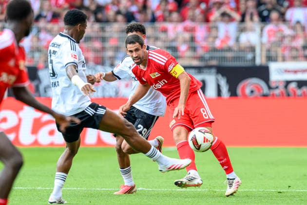 im Bild v.l.: Rani Khedira (Union Berlin, 08), GER, Berlin, Fussball, 1. FC Union Berlin vs Eintracht Frankfurt, in der Alten Försterei, 29.08.2026, DFB DFL REGULATIONS PROHIBIT ANY USE OF PHOTOGRAPHS AS IMAGE SEQUENCES AND OR QUASI-VIDEO, *** In the photo, from left: Rani Khedira, Union Berlin, 08, GER, Berlin, soccer, 1. FC Union Berlin vs. Eintracht Frankfurt, at the Alte Försterei, August 29, 2026, DFB and DFL regulations prohibit any use of photographs as image sequences and or quasi-video, Copyright: HMBxMedia UwexKoch