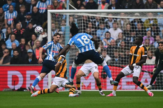 Coventry City v Hull City, Premier League Coventry City forward Loum Tchaouna 18) takes a shot at goal during the Premier League match between Coventry City and Hull City at the Coventry Building Society Arena, Coventry, UK on 29 August 2026. Coventry Coventry Building Society Arena West Midlands UK Editorial use only DataCo restrictions apply See www.football-dataco.com , Copyright: xDennisxGoodwinx PSI-24781-0005