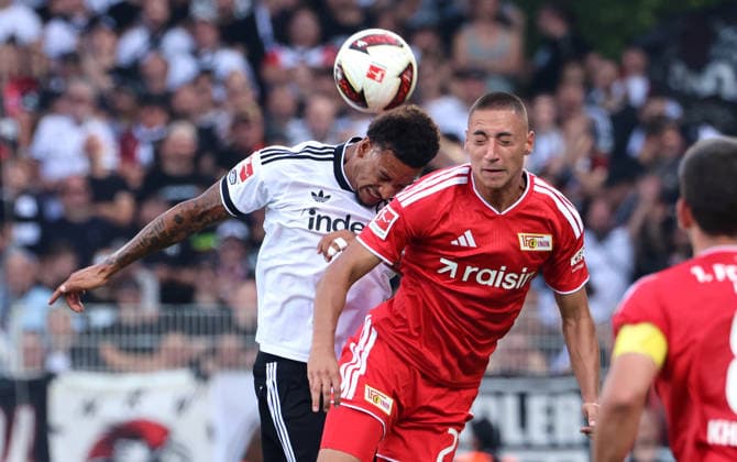 Jeremiaha Maluze, Marin Ljubicic Zweikampf Spielszene Aktion Fußball Fussball Bundesliga Herren DFL 1. Spieltag Saison 2026 2027 29.08.2026 1.FC Union Berlin FCU vs SG Eintracht Frankfurt SGE DFL regulations prohibit any use of photographs as image sequences and or quasi-video. *** Jeremiaha Maluze, Marin Ljubicic, Tackle, Game Scene, Action, Sports, Soccer, Bundesliga, Men s, DFL, Matchday 1, 2026–2027 Season, August 29, 2026, 1. FC Union Berlin (FCU) vs. SG Eintracht Frankfurt (SGE). DFL regulations prohibit any use of photographs as image sequences and or quasi-video