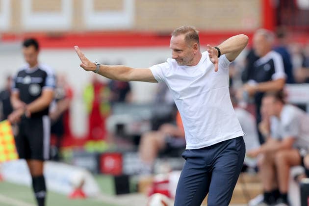 29.08.2026, xtgx, Fussball 1.Bundesliga, Union Berlin - Eintracht Frankfurt v.l. Trainer Coach Mauro Lustrinelli (1. FC Union Berlin) gibt Anweisungen, gestikuliert, mit den Armen gestikulieren gives instructions, gesticulate Berlin *** August 29, 2026, xtgx, Soccer, Bundesliga 1, Union Berlin vs. Eintracht Frankfurt, Head Coach Mauro Lustrinelli, 1. FC Union Berlin, gives instructions, gestures with his arms, Berlin