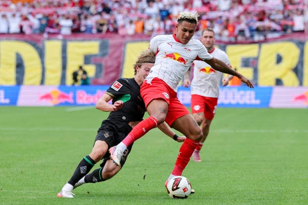 Hugo Bolin (Borussia Moenchengladbach) und Antonio Nusa (RB Leipzig) kaempfen um den Ball waehrend des Spiels der 1. Bundesliga zwischen RB Leipzig und Borussia Moenchengladbach, Red Bull Arena am 29. August 2026 in Leipzig, Deutschland. (Foto von Marco Steinbrenner DeFodi Images) +++ Hugo Bolin (Borussia Moenchengladbach) und Antonio Nusa (RB Leipzig) battle for the ball during the Bundesliga match between RB Leipzig and Borussia Moenchengladbach at Red Bull Arena on August 29, 2026 in Leipzig, Germany. (Photo by Marco Steinbrenner DeFodi Images) DFB DFL REGULATIONS PROHIBIT ANY USE OF PHOTOGRAPHS AS IMAGE SEQUENCES AND OR QUASI-VIDEO. (Photo by Marco Steinbrenner DeFodi Images) - *** Hugo Bolin of Borussia Mönchengladbach and Antonio Nusa of RB Leipzig battle for the ball during the Bundesliga match between RB Leipzig and Borussia Mönchengladbach, Red Bull Arena on August 29, 2026, in Leipzig, Germany. Photo by Marco Steinbrenner, DeFodi Images. Hugo Bolin of Borussia Mönchengladbach and Antonio Nusa of RB Leipzig battle for the ball during the Bundesliga match between RB Leipzig and Borussia Mönchengladbach at Red Bull Arena on August 29, 2026 in Leipzig, Germany. Photo by Marco Steinbrenner, DeFodi Images. DFB and DFL regulations prohibit any use of photographs as image sequences and or quasi-video. Photo by Marco Steinbrenner, DeFodi Images