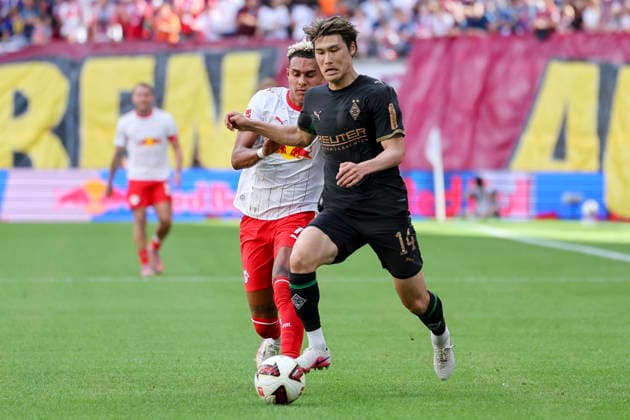Antonio Nusa (RB Leipzig) und Daiki Hashioka (Borussia Moenchengladbach) kaempfen um den Ball waehrend des Spiels der 1. Bundesliga zwischen RB Leipzig und Borussia Moenchengladbach, Red Bull Arena am 29. August 2026 in Leipzig, Deutschland. (Foto von Marco Steinbrenner DeFodi Images) +++ Antonio Nusa (RB Leipzig) und Daiki Hashioka (Borussia Moenchengladbach) battle for the ball during the Bundesliga match between RB Leipzig and Borussia Moenchengladbach at Red Bull Arena on August 29, 2026 in Leipzig, Germany. (Photo by Marco Steinbrenner DeFodi Images) DFB DFL REGULATIONS PROHIBIT ANY USE OF PHOTOGRAPHS AS IMAGE SEQUENCES AND OR QUASI-VIDEO. (Photo by Marco Steinbrenner DeFodi Images) - *** Antonio Nusa of RB Leipzig and Daiki Hashioka of Borussia Mönchengladbach battle for the ball during the Bundesliga 1 match between RB Leipzig and Borussia Mönchengladbach, Red Bull Arena on August 29, 2026, in Leipzig, Germany. Photo by Marco Steinbrenner, DeFodi Images. Antonio Nusa of RB Leipzig and Daiki Hashioka of Borussia Mönchengladbach battle for the ball during the Bundesliga match between RB Leipzig and Borussia Mönchengladbach at Red Bull Arena on August 29, 2026 in Leipzig, Germany. Photo by Marco Steinbrenner, DeFodi Images. DFB and DFL regulations prohibit any use of photographs as image sequences and or quasi-video. Photo by Marco Steinbrenner, DeFodi Images
