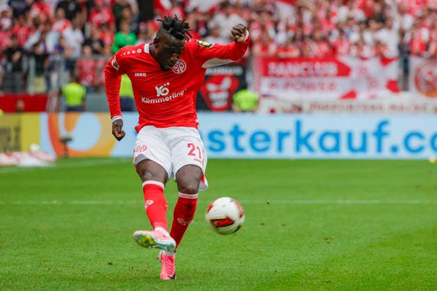 Im Bild: Danny da Costa (FSV Mainz 05, 21) mit dem Schuss 29.08.2026, FSV Mainz 05 - SC Paderborn 07, 1. Bundesliga, 1. Spieltag, Deutschland, Mainz, MEWA Arena, DFL REGULATIONS PROHIBIT ANY USE OF PHOTOGRAPHS AS IMAGE SEQUENCES AND OR QUASI-VIDEO. *** Pictured: Danny da Costa of FSV Mainz 05, age 21, taking a shot on August 29, 2026, FSV Mainz 05 vs. SC Paderborn 07, Bundesliga 1, Matchday 1, Germany, Mainz, MEWA Arena, DFL REGULATIONS PROHIBIT ANY USE OF PHOTOGRAPHS AS IMAGE SEQUENCES AND OR QUASI-VIDEO Copyright: HMBxMedia xJulienxBecker