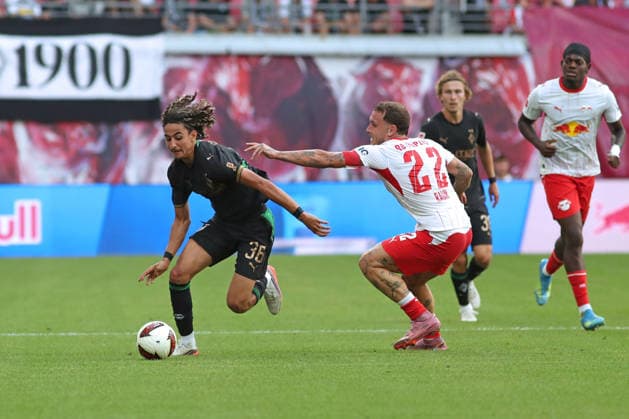 1. Fußball Bundesliga: RB Leipzig - Borussia Mönchengladbach; 29.08.2026 Wael Mohya (36, Borussia Mönchengladbach) entwischt Kapitän David Raum (22, RB Leipzig). LEIPZIG, DEUTSCHLAND - AUGUST 29: Bundesliga-Spiel RB Leipzig - Borussia Mönchengladbach in der Red Bull Arena am 1. Spieltag der 1. Bundesliga am August 29, 2026 in Leipzig, Deutschland. DFL REGULATIONS PROHIBIT ANY USE OF PHOTOGRAPHS AS IMAGE SEQUENCES AND OR QUASI-VIDEO. *** 1 German Bundesliga: RB Leipzig vs. Borussia Mönchengladbach, August 29, 2026. Wael Mohya (36) of Borussia Mönchengladbach gets past captain David Raum (22) of RB Leipzig. LEIPZIG, GERMANY AUGUST 29 Bundesliga match between RB Leipzig and Borussia Mönchengladbach at the Red Bull Arena on Matchday 1 of the Bundesliga on August 29, 2026 in Leipzig, Germany. DFL regulations prohibit any use of photographs as image sequences and or quasi-video. Copyright: xBEAUTIFULxSPORTS JanxKaeferx