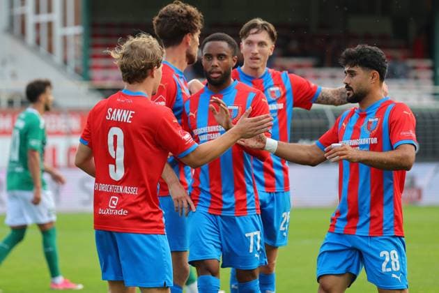 29.08.26, GER, Regionalliga Nord, Fussball, 6. Spieltag, Saison 2026 2027, VfB Lübeck vs SV Drochtersen Assel Torjubel Jubel. Torschütze Torschuetze Tom Sanne (SV Drochtersen Assel 09) jubelt ueber das Tor zum 0:1 Luebeck Dietmar-Scholze-Stadion an der Lohmuehle SH Germany Copyright: xnordphotoxGmbHx xTauchnitzx