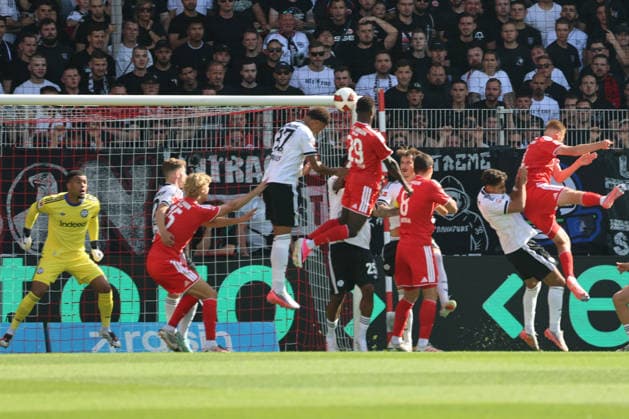 BERLIN, DEUTSCHLAND - AUGUST 29: goal, Emmanuel Latte Lath (Union Berlin, 29) scores into the goal, 1:0, Jeremiaha Maluze (Eintracht Frankfurt, 37) cannot intervene, cannot reach the ball, during the match in the German Bundesliga: Union Berlin - Eintracht Frankfurt at Stadion An der Alten Foersterei on matchday 32 on August 29, 2026 in Berlin, Deutschland. DFB regulations prohibit any use of photographs as image sequences and or quasi video. Berlin Deutschland Copyright: xO.Frankex