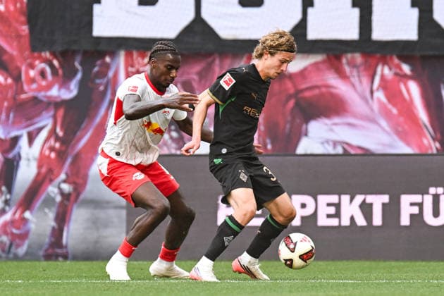 Fußball I Herren I Saison 2026-2027 I Bundesliga I 1. Spieltag I RB Leipzig - Borussia Mönchengladbach I 29.08.2026 Zweikampf Ezechiel Banzuzi (6, RB Leipzig), Hugo Bolin (38, Borussia Mönchengladbach) Leipzig Red Bull Arena Sachsen Deutschland *** Soccer I Men’s I 2026–2027 Season I Bundesliga I Matchday 1 I RB Leipzig vs. Borussia Mönchengladbach I August 29, 2026, Tackle by Ezechiel Banzuzi at 6, RB Leipzig, Hugo Bolin 38, Borussia Mönchengladbach, Leipzig, Red Bull Arena, Saxony, Germany Copyright: xLobeca InesxHähnelx