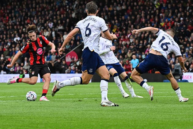 Bournemouth v Everton Premier League Alex Scott of Bournemouth scores his side s first goal during the Premier League match at the Vitality Stadium, Bournemouth 29 08 2026 UK Newspapers OUT Copyright: xJeremyxLandeyx FIL-23853-0024