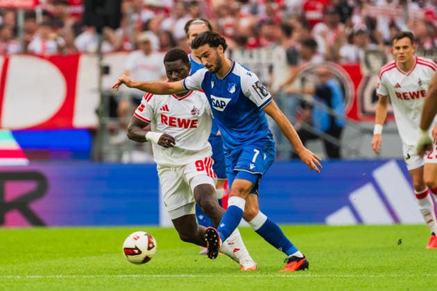 Zweikampf zwischen Ragnar Ache (1.FC Koeln, 09) und Leon Avdullahu (TSG Hoffenheim, 07) um den Ball 1.FC Köln vs. TSG Hoffenheim, Fussball, Bundesliga, 1.Spieltag, Saison 2026 27, 29.08.2026, DFL REGULATIONS PROHIBIT ANY USE OF PHOTOGRAPHS AS IMAGE SEQUENCES AND OR QUASI-VIDEO, 1.FC Köln vs. TSG Hoffenheim, Fussball, Bundesliga, 1.Spieltag, Saison 2026 27, 29.08.2026 Köln *** A duel between Ragnar Ache (1. FC Köln, 09) and Leon Avdullahu (TSG Hoffenheim, 07) for the ball; 1. FC Köln vs. TSG Hoffenheim, Soccer, Bundesliga, Matchday 1, 2026–27 season, August 29, 2026, DFL regulations prohibit any use of photographs as image sequences and or quasi-video. 1 FC Köln vs. TSG Hoffenheim, Soccer, Bundesliga, Matchday 1, 2026–27 season, August 29, 2026, Cologne Copyright: xEibner-Pressefoto LukasxBaldygax EP_LBA