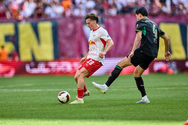 29.08.2026, Fußball, Männer, Bundesliga, 2026 2027, RB Leipzig - Borussia Mönchengladbach Rocco Reitz (20, RB Leipzig), Freisteller, Aktion, mit Ball, Zweikampf Leipzig Red Bull Arena Sachsen Deutschland *** August 29, 2026, Soccer, Men s, Bundesliga, 2026–2027, RB Leipzig vs. Borussia Mönchengladbach, Rocco Reitz, 20, RB Leipzig, cutout, in action, with the ball, tackle, Leipzig, Red Bull Arena, Saxony, Germany