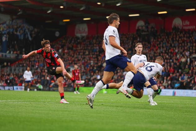 Football - 2026 2027 Premier League - AFC Bournemouth vs Everton - Vitality Stadium - Saturday 29th August 2026 Alex Scott of Bournemouth fires in the cherries opening goal during the Premier League match at the Vitality Stadium COLORSPORT Shaun Boggust 