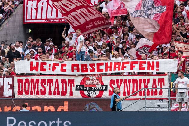 KOELN, GERMANY - AUGUST 29: Banner of 1. FC Koeln fans during the Bundesliga match between 1. FC Koeln vs. TSG 1899 Hoffenheim at Rheinenergie-Stadion on matchday 1 of the 1. Bundesliga on August 29, 2026 in Koeln, Germany. DFL REGULATIONS PROHIBIT ANY USE OF PHOTOGRAPHS AS IMAGE SEQUENCES AND OR QUASI-VIDEO. WE:FC abschaffen! North Rhine Westphalia Germany Copyright: xSteffiexWunderlx
