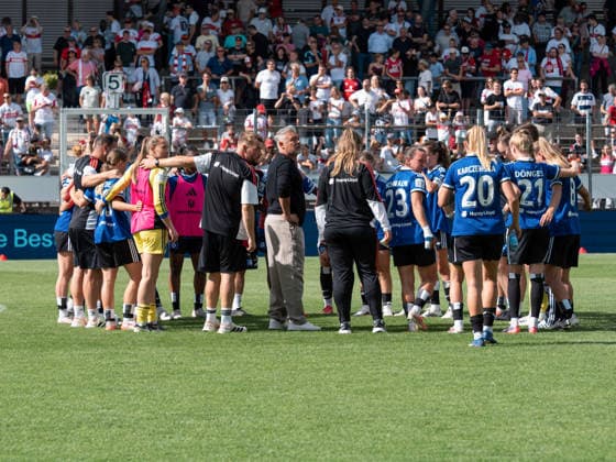 Spielerkreis HSV nach der Auswaertsniederlage GER, Fussball, VfB Stuttgart vs. Hamburger Sportverein, Frauen, 1. Bundesliga, Google Pixel Frauen-Bundesliga, 2. Spieltag, Saison 2026 2027, 29.08.2026 GER, Fussball, VfB Stuttgart vs. Hamburger Sportverein, Frauen, 1. Bundesliga, Google Pixel Frauen-Bundesliga, 2. Spieltag, Saison 2026 2027, 29.08.2026 Stuttgart *** HSV Roster After Away Loss GER, Soccer, VfB Stuttgart vs. Hamburger Sportverein, Women, 1st Bundesliga, Google Pixel Women s Bundesliga, Matchday 2, 2026–2027 Season, August 29, 2026 GER, Soccer, VfB Stuttgart vs. Hamburger Sportverein, Women, 1st Bundesliga, Google Pixel Women’s Bundesliga, Matchday 2, 2026–2027 Season, August 29, 2026 Stuttgart Copyright: xCarstenxSchweringx EP_CSG